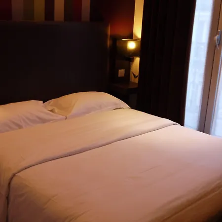 Star Champs-elysees Hotel 4*