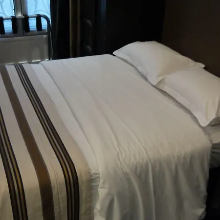 Hotel Star Champs-elysees Paris