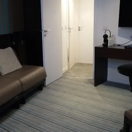 Star Champs-elysees Hotel 4*