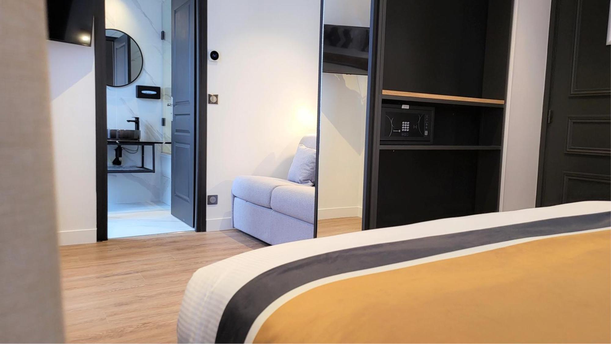 Hotel Star Champs-elysees Paris