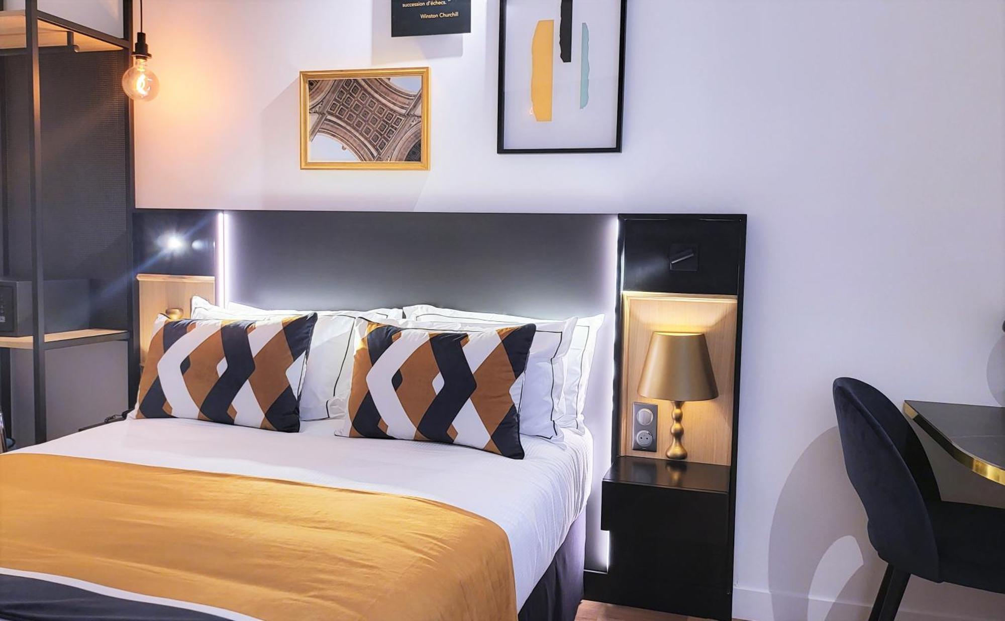 Star Champs-elysées Hotel 4*