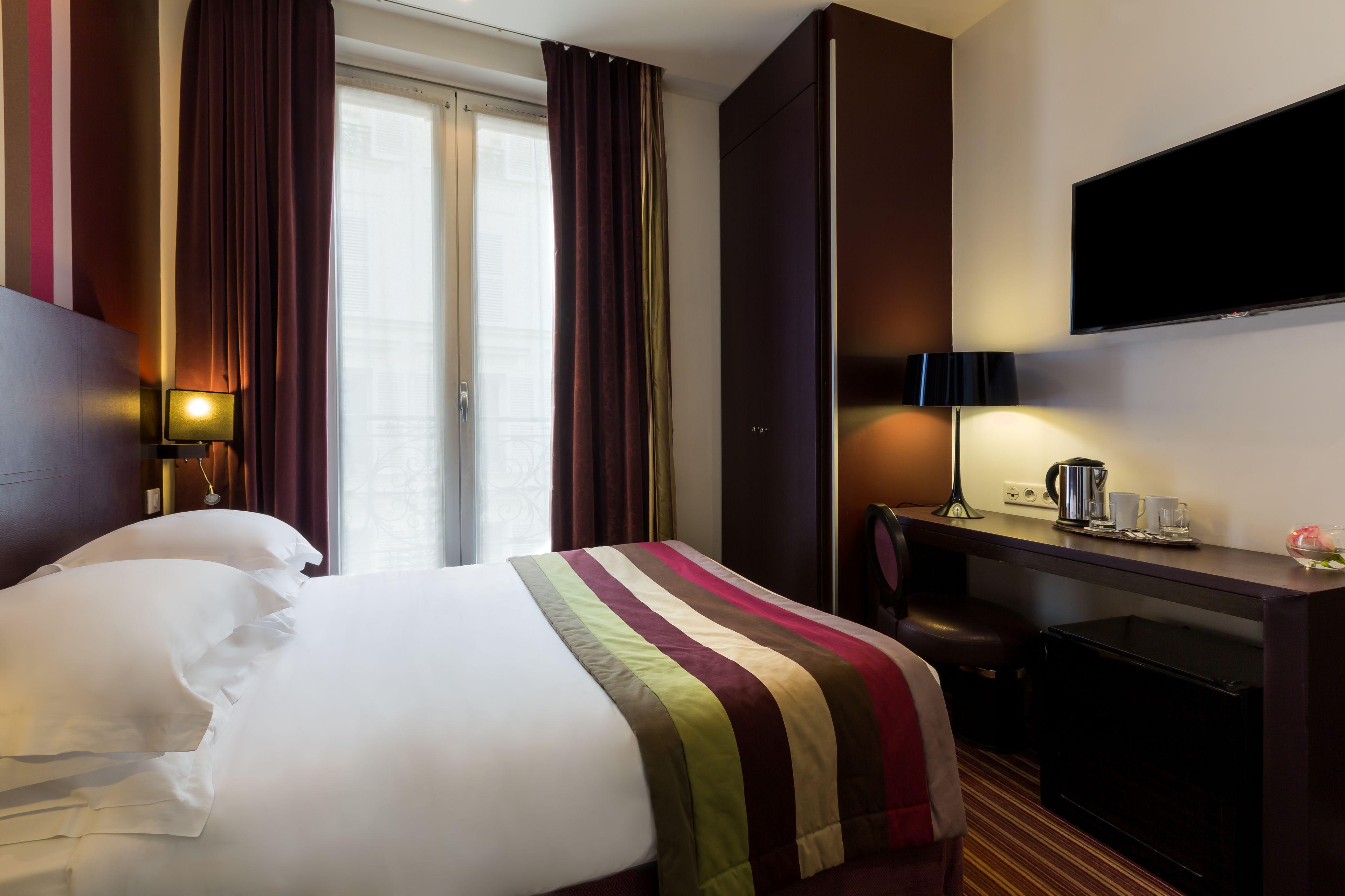 Star Champs-elysées Parigi