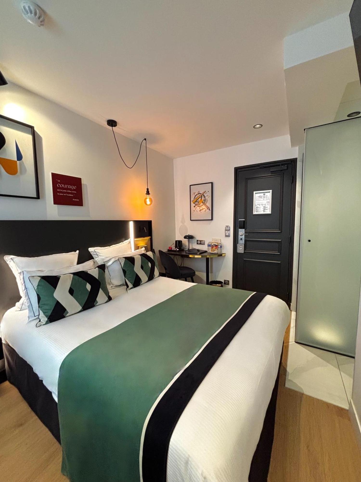 Hotel Star Champs-elysées 4*