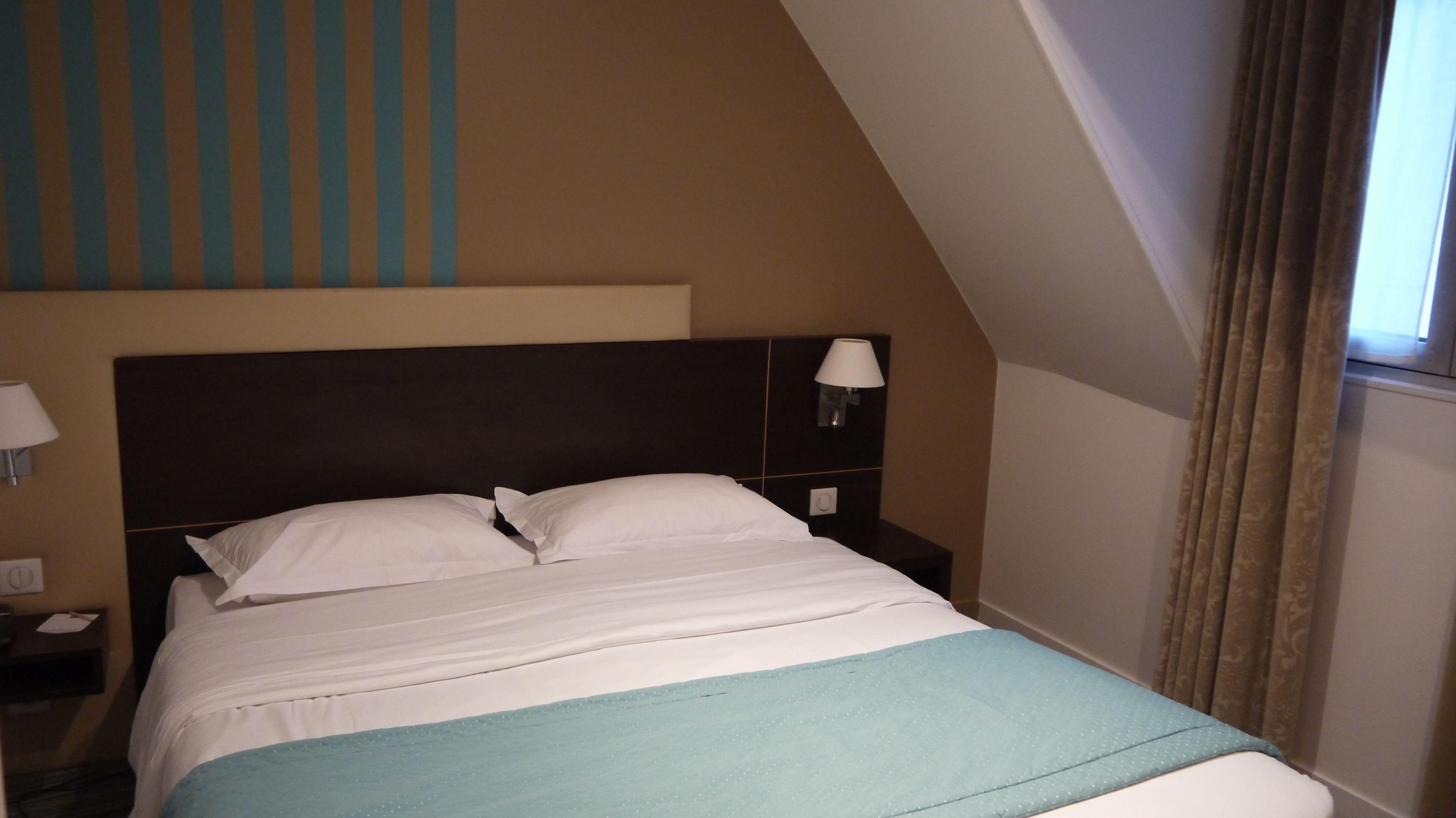 Star Champs-elysees Paris